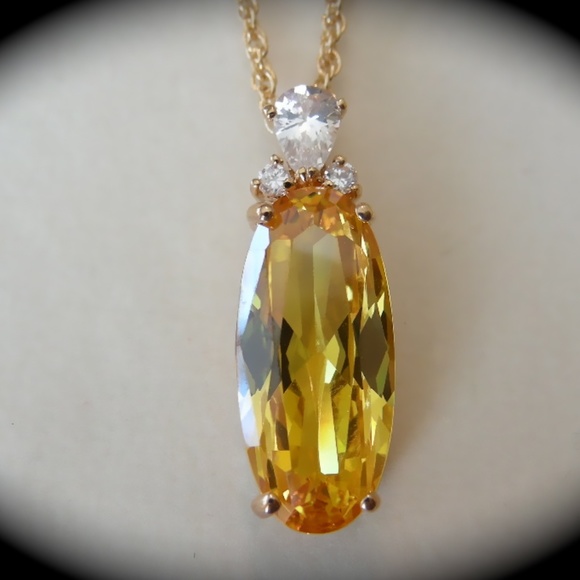 Statement piece Huge Peridot Cubic Zirconia Pendant w Chain 18k gold filled new - Picture 1 of 1
